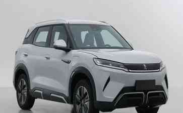  比亚迪全新SUV“元UP”尺寸缩小外观独特，空间表现佳