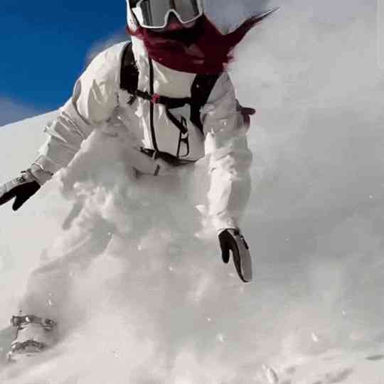  滑雪乐翻天 却不幸中此厄